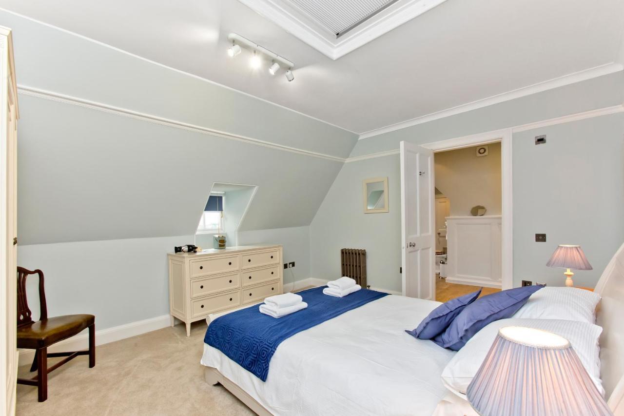 Luxury 3-Bedroom Apartment With Stunning Views At Ramsay Garden Эдинбург Экстерьер фото