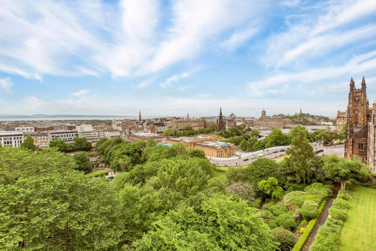 Luxury 3-Bedroom Apartment With Stunning Views At Ramsay Garden Эдинбург Экстерьер фото